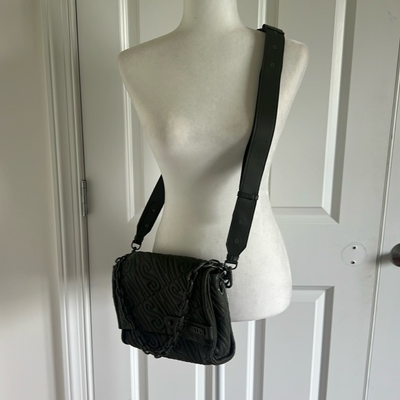 NWOT Steve Madden Army Green Medium Size Quilted Bag Crossbody or Shoulder - Picture 2 of 11